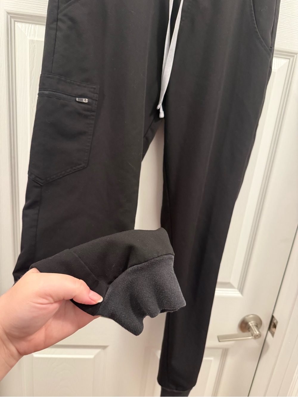 FIGS woman’s Zamora jogger scrub pant in black size medium tall - Picture 4 of 8